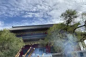 努力的尽头是玄学，主打一个真诚。 100块的香，许上亿的愿视频封面