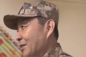 对越自卫还击战一等战功胡国桥，带领“英雄，您好”团队成都慰问打死敌人660人的抗美援朝老英雄唐章洪，胡国桥跟唐章洪老爷爷两场保卫国家的战争，两人歼敌一个营。两人即是千军万马！#对越自卫反击战 #唐章洪视频封面
