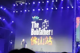 没想到高中玩过的玩具出现了哈哈#演出现场视频 #bobfather视频封面