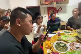 #秋冬游广西正是好时节 #酒后行为艺术家 不瘾没朋友呀 睡田里咯视频封面