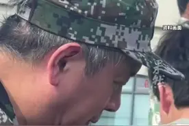 60后大一新生回应军训走红：妻子可开家长会