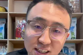 小猫咬人抓人怎么办，教你独门秘笈轻松解决。#新手养猫 #养猫进阶指南 #猫咪咬人视频封面