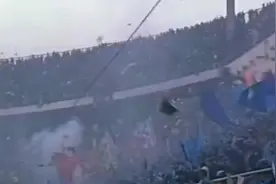 客队球迷一直质疑梭鱼湾扔坐垫不文明