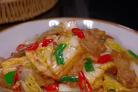 炒白菜 很多人在家炒白菜汤汤水水，一点也不脆爽，今天分享一个小技巧，你可要认真看好了#炒白菜视频封面