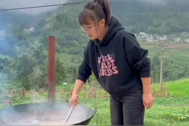 农村魔芋豆腐做法，你们学会了吗？做起来吧！#魔芋豆腐 #酸菜炒魔芋 #抖音美食推荐官 #记录我的农村生活