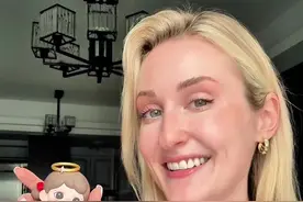 中国玩具硬控外国人？！有谁拥有了~#外国人在中国 #外国小姐姐 #泡泡玛特 #中国制造视频封面