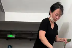 失去了爸爸我好像失去了可以依靠的大树没有了底气，看似表面平静实际内心早已空了…可是生活仍然要继续下去，因为我还有孩子要照顾，必须要坚强起来，把对爸爸的爱放在心里，勇敢面对以后的生活，好好吃饭好好赚钱，过好每一天这才是爸爸希望看到的，别害怕许多年以后我们肯定会在见面…视频封面