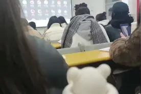 厦门大学女老师侮辱军人言论，你们觉得她说的对吗#军人魂视频封面