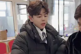 #薛小婉任权分手 #眼镜片子碎一地他的名字叫大懿 #真实还原 #恋爱的感觉 #顾茜茜薛小婉不玩就不玩呗视频封面