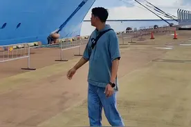 #何磊带你玩转游轮 #海洋光谱号 邮轮跟候鸟一样 在不同暖季 走不同的目的地 下一站 香港 冲绳视频封面