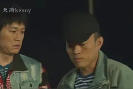 唐小龙宁愿跳楼都不出卖高启强，这才是最难得的兄弟情义，高启强给了他一辈子都赚不到的钱，虽然不是利益捆绑，但是大部分人是做不到的，唐小虎为救高启兰和高晓晨，与过山峰展开殊死搏斗，最终不幸遇害。龙虎兄弟为高启强一个替牢，一个挡刀，这份兄弟情义实在难能可贵#好剧推荐 #狂飙#张颂文#高启强 #唐小虎#孙岩@抖音短视频视频封面
