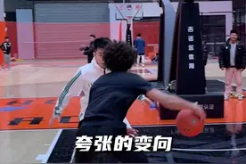 节奏真的好！确实很难防！！！#王贺 #山东teamwork #蜜獾体育视频封面