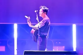 第一次听这首歌时，你还记得在干啥啵？反正我记得，我当时在听歌。😂#陈楚生 #初闻不知曲中意再听已是曲中人 #常德沙滩音乐节