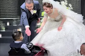 开着大姨买的车给大姨送婚戒..#仪式感 #送婚戒视频封面