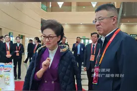 2025全球豫商大会 海霞：现场都能闻到胡辣汤的香味 “把我们的食品产业带到全球去”#食全食美 漯在其中#胡辣汤#央视 #全球豫商大会视频封面