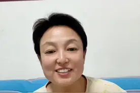 你知道吗？梨加热水，这个组合可能会引发腹泻。梨，性凉，具有清热降火、润肺生津等功效。但当它与热水相遇，尤其是在肠胃较为敏感的情况下，很可能会刺激肠胃，导致肠胃蠕动加快，从而引发腹泻#爱生活爱分享 #我的生活日记