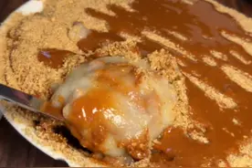 天津早餐·酱多多面茶！吃面茶终于不用怕芝麻麻酱不够了～国庆吃 早餐，未必西北角，认准一个居民区就戳进去～嘛都有～#天津早点 #面茶 #锅巴菜 #省饭课代表 #国庆假期被安排明白了