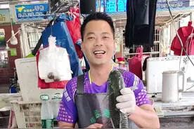 北方的朋友看过来，來一个广式草鱼做法。#现场实拍 #杀鱼技术 #刀功艺术#上热门🔥