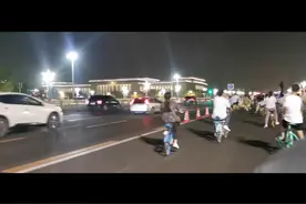 晚上不要去骑自行车看天安门，会让你骑车绕天安门一大圈