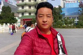 最没有存在感的八大古都，郑州，也是我的家乡，很多人问我来郑州怎么玩，我怕你来了走不了，作为在这里生活40多年的郑州人，今天告诉你一个真实的郑州。哪家的胡辣汤好喝，哪家的烩面正宗，哪儿有美食街，哪些景点值得打卡，才发现郑州市区的几乎都免费，这是一份本地人的不踩坑攻略，想来郑州玩的点赞收藏吧#自驾游 #郑州旅游攻略 #郑州 #赵先生的家视频封面
