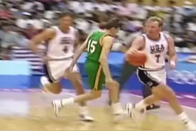 詹姆斯第一小前锋上最大的阻碍！乔丹没赢过的儒雅先生拉里伯德！真正意义上的全能小前锋！#拉里伯德 #詹姆斯#乔丹#篮球