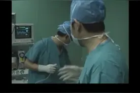 18年前，与老同学、好朋友，开封淮河医院张毅主任同台手术。珍贵影像，永生难忘。#与张毅50年感情#同学#志同道合#医者仁心#钟医生的回忆录视频封面