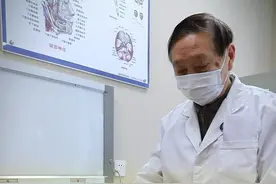 一个月的小毛头，婴儿脑出血，应该怎么办？#脑出血 #婴儿 #抖出健康知识宝藏  #诊室日常 #周范民视频封面