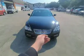 拿下10年丰田锐志大轮毂2.5V，车况原版，价格便宜💰 ，爱个联系视频封面