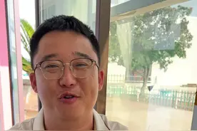 八爪鱼常见的做法就是白灼，再配上小范这个秘制的小料汁，别提有多鲜美了#八爪鱼 #海鲜美食视频封面