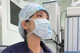 年底啦 龙宝宝们都迫不及待要出来见面啦 不管有多忙 都要做一个能量十足的女医生 为宝妈们做好服务 虽然其实也有爱拍照的小女生的另一面 #麻醉医生的日常工作 #无痛分娩 #学医的女孩子 #龙宝宝来啦 #手术室你不知道的事视频封面