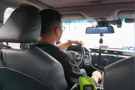 #速马力 ，丰田凯美瑞纯油自吸2.0。