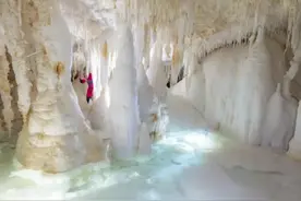 贵州遵义道真发现的溶洞为何能叫地下水晶宫视频封面