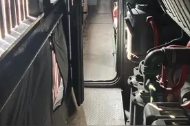 内燃机车自动百叶窗#铁路 #铁路人 #火车 #火车司机 #中国铁路视频封面