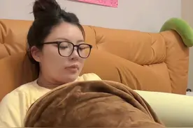 过于真实 尤其是最后一个！太神奇了#孕晚期 #神奇的胎动 #胎宝宝在肚子里的状态 #胎动 #胎动瞬间视频封面