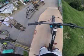 挑战麦德林科穆纳的山地车速降比赛吉尼斯世界纪录！#单车比赛视频封面