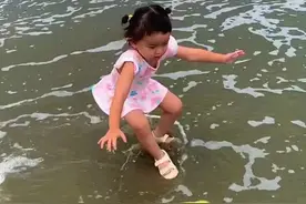 晕海 萌娃搞笑 人类幼崽搞笑瞬间 萌娃晕海 海边玩水 "冬日光影计划 "晕海 "萌娃搞笑视频封面
