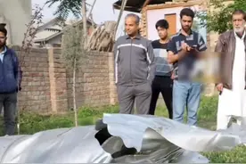 巴基斯坦安全消息人士声称，巴军击落了五架印度空军飞机，此外还有一架苍鹭无人机。 消息来源解释说，在五架坠毁的飞机中：三架法国制造的阵风飞机、一架米格-29飞机和一架苏霍伊-30飞机。 #国际局势 #印度 #巴基斯坦 #印巴冲突视频封面