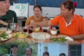 去粉丝家吃饭是种什么体验？ #记录我的农村生活 #欧阳锋广东小火鸡 #广西 #南宁美食