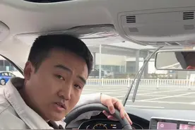 #用车知识 #每天一个用车知识 #百度carlife 如何使用？现在安卓百度Carlife 的流畅程度比苹果的CarPlay也不差啥了，还可以刷抖音！支持国产，安卓手机越来越丝滑！#国产之光