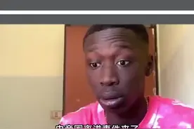 UZI名人堂皮肤首次大曝光！109元的uzi名人堂通行证可以获得四个皮肤和洗澡狗守卫！就是跟李哥的三个冠军皮没法比！大家觉得值得入手吗？#UZI名人堂皮肤 #UZI入选英雄联盟名人堂 #UZI名人堂卡莎薇恩皮肤 #UZI #英雄联盟UZI名人堂视频封面