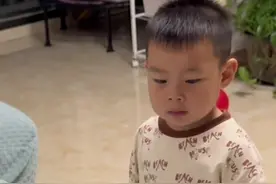 宝宝教训喝醉酒的爸爸，句句精劈，爸爸不得不服，家里多了一个小管家。[呲牙][呲牙][呲牙]#爸爸带娃 #人类幼崽成长记 #亲子视频封面