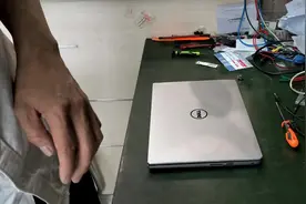 #笔记本维修 手把手教朋友们换戴尔笔记本固态硬盘，要胆大心细哦视频封面