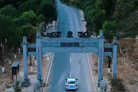 免费景点推荐，广东省梅州市丰顺县八乡山鸿图嶂，视频有点长，大家点赞收藏起来慢慢看吧！#鸿图嶂 #云海上的日出有多美 #潮汕热门景点盘点 #身体和灵魂总有一个在路上 #沿途风景随拍视频封面