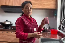 广东人简单的养生汤： 浸瘦肉水，不寒不燥，清补滋润。适合小孩