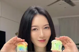 脆皮吐司捏捏 饿了可以买面包，但心情不好有姐姐做的吐司解压捏捏#捏捏 #解压 #捏捏乐 #解压捏捏乐 #姐妹日常