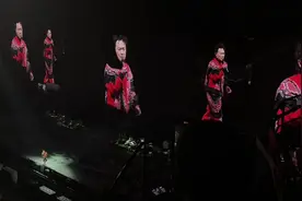 陈奕迅佛山演唱会签名！！！！！！ 是人地嘅老公啊！！