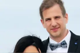 跨国婚姻 我是如何从一个出身农村，高中毕业，长相平平的打工妹认识我从事电影制作，高大帅气，有才又多金还每天把我当成宝的德国老公的呢？我想应该是我在不断努力学习提升自己的同时，提高认知和情商智商，喜欢思考并一直保持积极乐观的心态。#智慧人生 #海外生活 #励志正能量 #认知思维 #海外生活 @抖音短视频视频封面