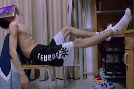 腹肌体育生孔明水的腹肌+白袜+AJ#无味暴汗一起运动 #腹肌视频封面