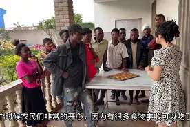非洲一个月饼要15块太贵了，老板娘亲自下厨教非洲员工怎么做月饼视频封面