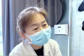 白内障后期严重影响视力，老人走路出行都看不清 医生提醒：白内障不要等的太晚 #医学科普 #眼科常识 #白内障手术视频封面